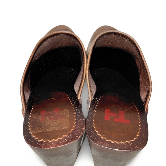 Tommy Hilfiger Brown Leather Studded Brazilian Platform Clogs Size 8.5 - Picture 5 of 6
